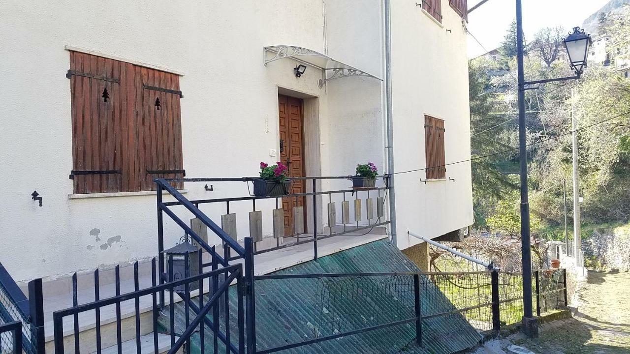 Casa Vacanze Da Oscar Villa Triora Exterior foto